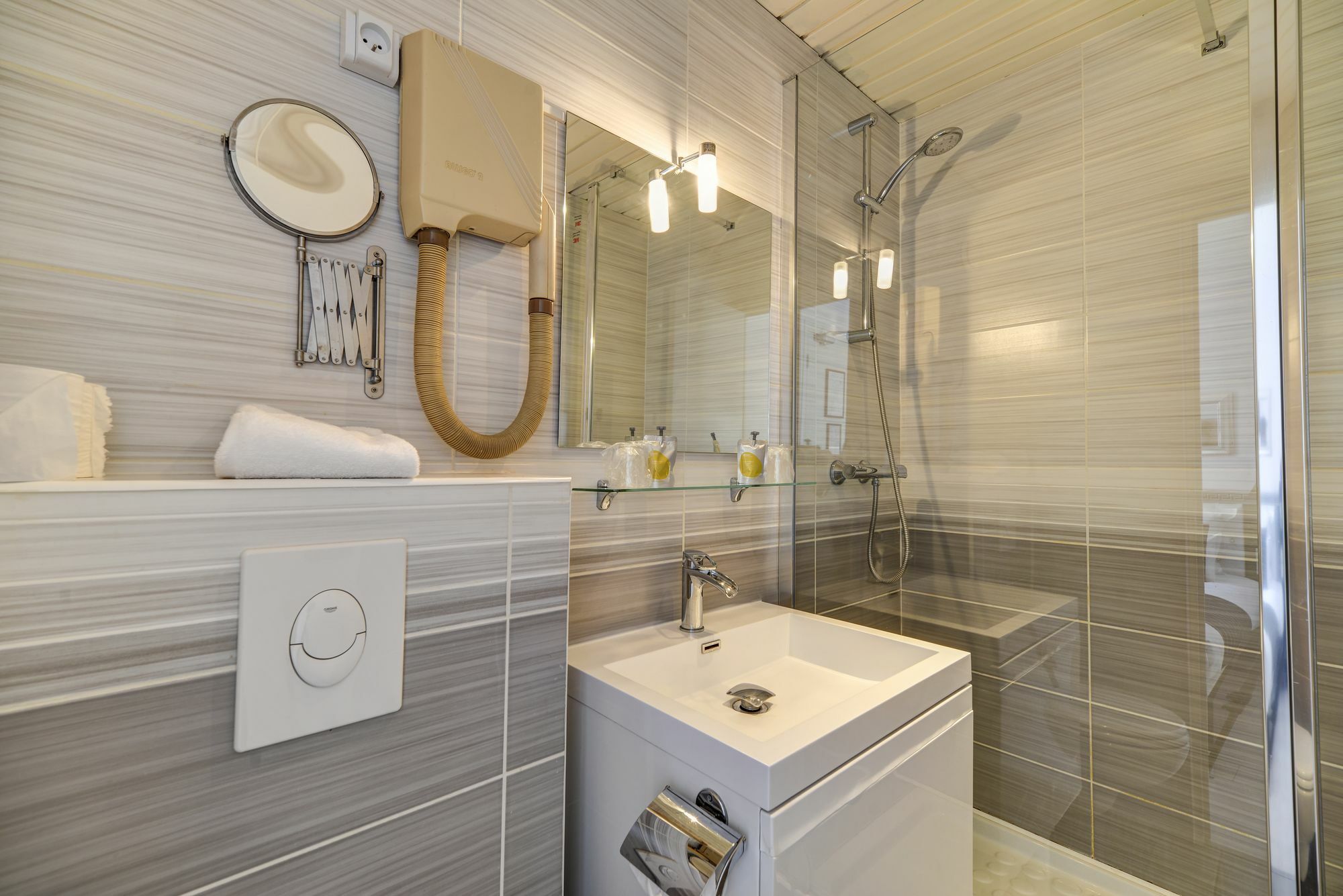 Korner Montmartre Hotel Paris Luaran gambar